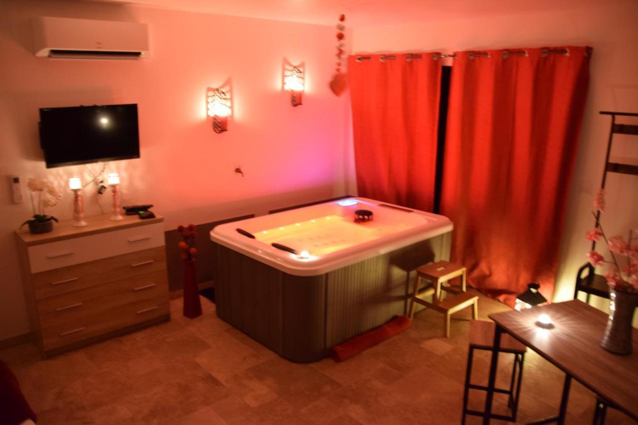 Gites Spa De Charme L Etoile Spa Бейнак-э-Казенак Экстерьер фото